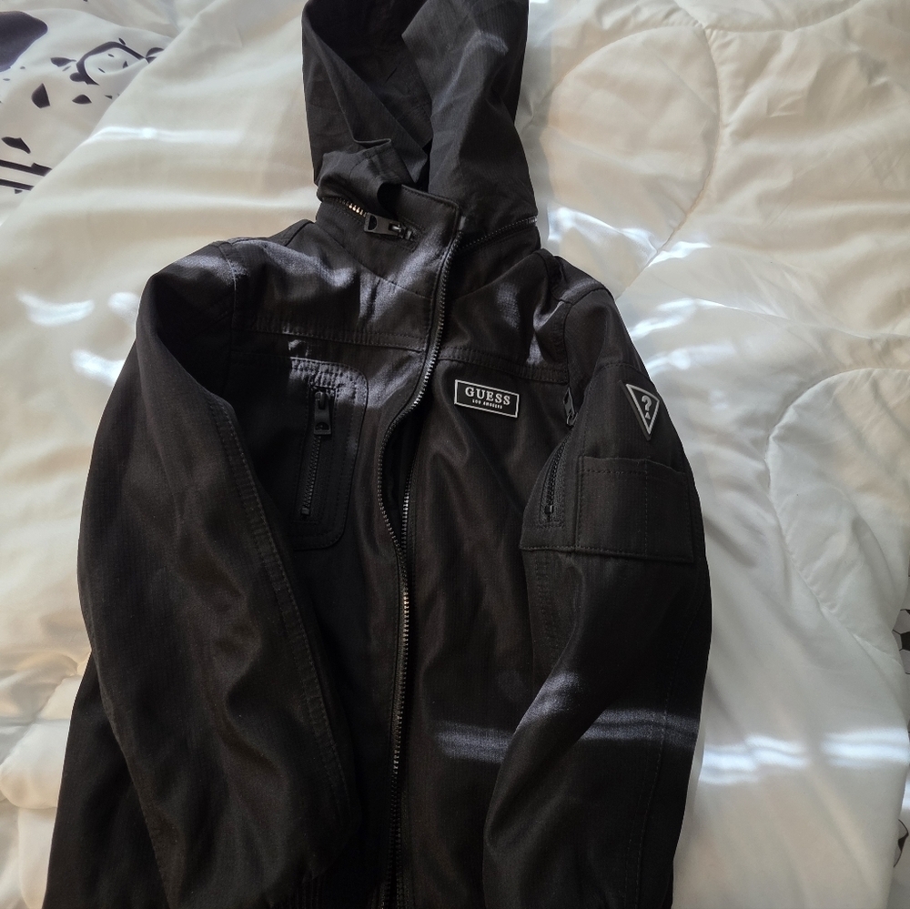 GUESS Black Kid's Bomber Jacket with Zip Pockets Size 4t - Picture 8 of 9